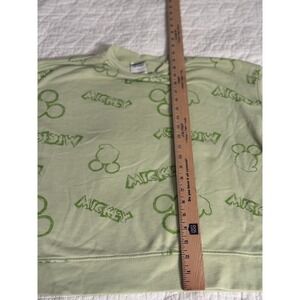 Disney crew‎ neck size green size medium youth